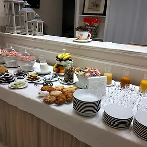 Paola Hotel